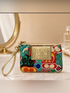 COACH POPPY  Signature C Wristlet Zippered with Gold Metallic Blue Lining Y2K